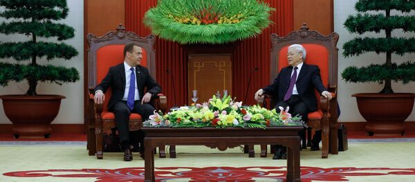 Thủ tướng Nga Dmitry Medvedev và Tổng Bí thư Ban Chấp hành Trung ương Đảng Cộng sản Việt Nam, Chủ tịch nước Nguyễn Phú Trọng tại một cuộc họp tại Hà Nội. - Sputnik Việt Nam