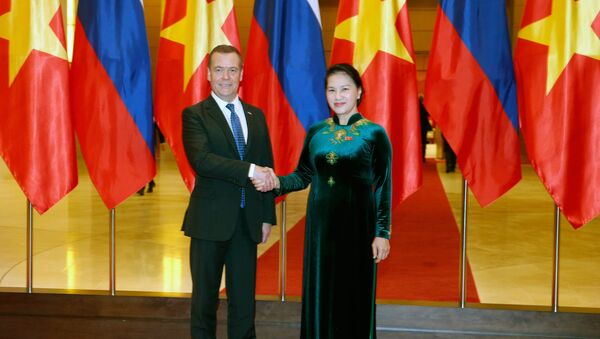 Ngày 19 tháng 11 năm 2018. Thủ tướng Nga Dmitry Medvedev và Chủ tịch Quốc hội Việt Nam Nguyễn Thị Kim Ngân trong cuộc gặp tại Hà Nội. - Sputnik Việt Nam