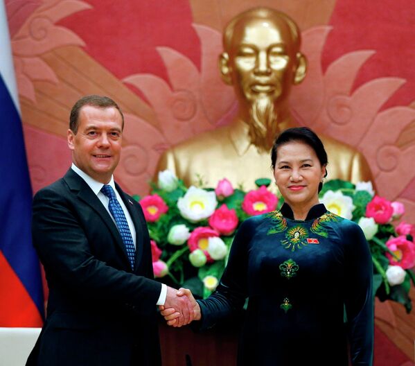 Ngày 19 tháng 11 năm 2018. Thủ tướng Nga Dmitry Medvedev và Chủ tịch Quốc hội Việt Nam Nguyễn Thị Kim Ngân trong cuộc gặp tại Hà Nội. - Sputnik Việt Nam