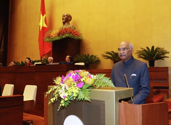 Tổng thống Ấn Độ Ram Nath Kovind phát biểu tại phiên họp sáng 20/11/2018 của Kỳ họp thứ sáu, Quốc hội khóa XIV. - Sputnik Việt Nam