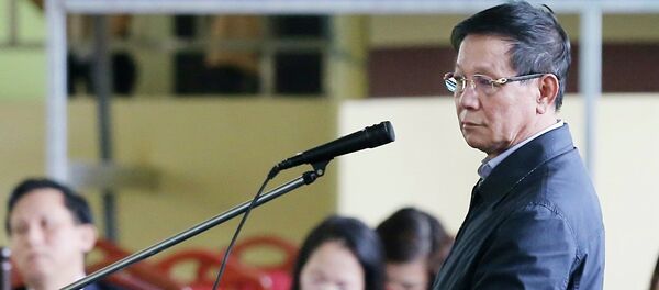 Bị cáo Phan Văn Vĩnh, nguyên Tổng cục trưởng Tổng cục cảnh sát, trả lời trước tòa. Bị cáo Phan Văn Vĩnh, nguyên Tổng cục trưởng Tổng cục cảnh sát, trả lời trước tòa. - Sputnik Việt Nam