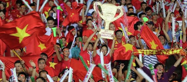 Hơn 2.000 cổ động viên có mặt trên khán đài sân Thuwanna để tiếp lửa cho thầy trò HLV Park Hang-seo. - Sputnik Việt Nam