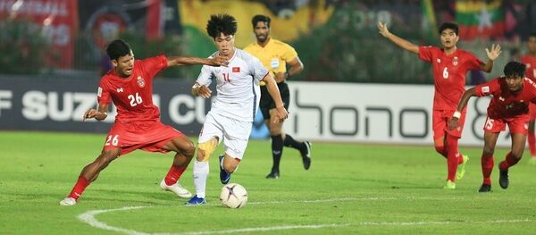 Pha đi bóng của Công Phượng (số 14). - Sputnik Việt Nam