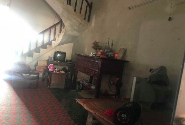 Bên trong nhà Lê Văn Luyện không vật dụng gì đáng giá. Bên trong nhà Lê Văn Luyện không vật dụng gì đáng giá. - Sputnik Việt Nam