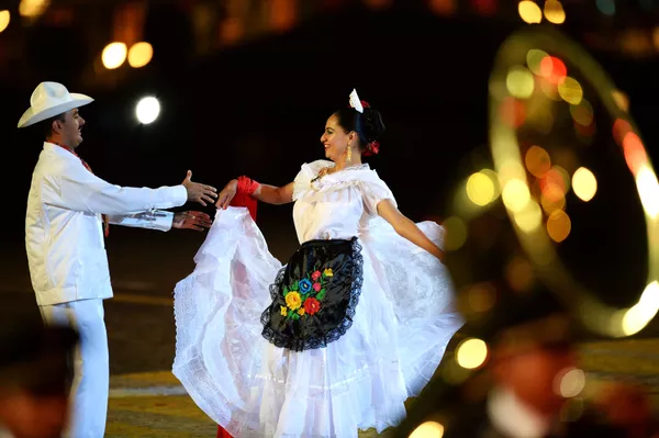 Dàn nhạc của lực lượng vũ trang Mexico tại lễ khai mạc Festival Quân nhạc Quốc tế Tháp Spasskaya Dàn nhạc của lực lượng vũ trang Mexico tại lễ khai mạc Festival Quân nhạc Quốc tế Tháp Spasskaya - Sputnik Việt Nam