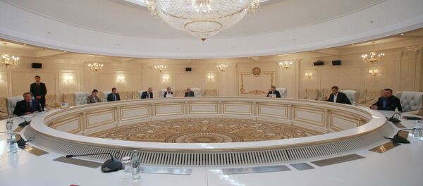 Nhóm liên lạc về Ukraina bắt đầu đàm phán ở Minsk - Sputnik Việt Nam