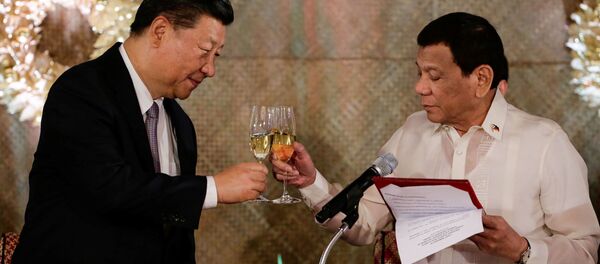 Chủ tịch Trung Quốc Tập Cận Bình và Tổng thống Philippines, Rodrigo Duterte tại Manila Chủ tịch Trung Quốc Tập Cận Bình và Tổng thống Philippines, Rodrigo Duterte tại Manila - Sputnik Việt Nam