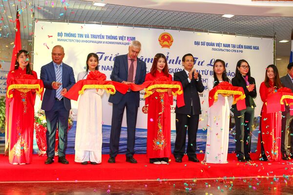 Ngày 22 tháng 11, triển lãm Việt Nam: Đất nước, con người - Nhìn từ biển, đảo đã được khai mạc tại Tổ hợp đa chức năng Hà Nội-Moskva.  - Sputnik Việt Nam