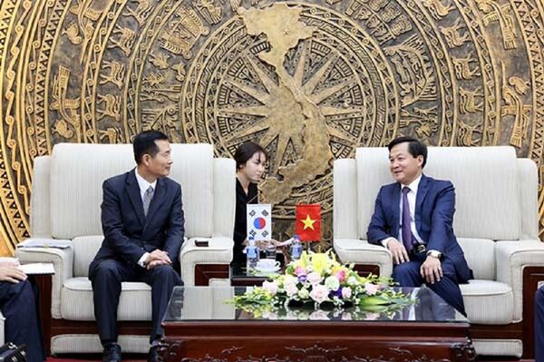 Tổng Thanh tra Chính phủ Lê Minh Khái tiếp Đoàn Đại biểu Cấp cao Ủy ban Chống tham nhũng và Quyền công dân Hàn Quốc do ông Lee Geonlee, Phó Chủ tịch - Tổng Thư ký Ủy ban làm Trưởng đoàn. - Sputnik Việt Nam