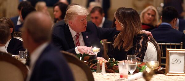 Tổng thống Mỹ Donald Trump đã có buổi ăn tối cùng gia đình nhân Lễ Tạ Ơn tại dinh thự Mar-a-Lago ở Florida. Tổng thống Mỹ Donald Trump đã có buổi ăn tối cùng gia đình nhân Lễ Tạ Ơn tại dinh thự Mar-a-Lago ở Florida. - Sputnik Việt Nam