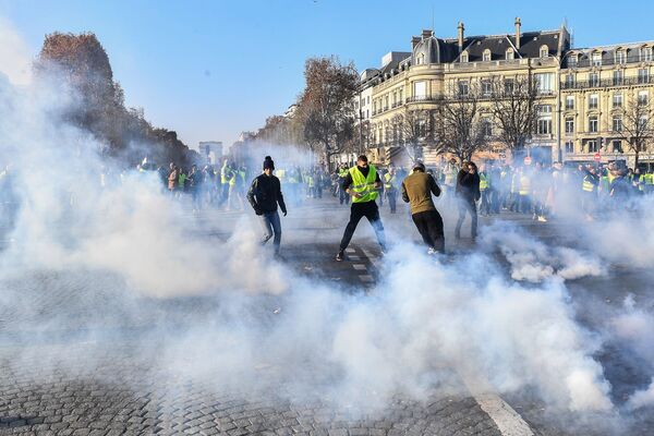 Сuộc biểu tình phản đối tại Paris - Sputnik Việt Nam