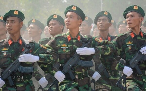 Nhà máy Z111 đang gấp rút hoàn thiện 3.000 khẩu súng Galil ACE Nhà máy Z111 đang gấp rút hoàn thiện 3.000 khẩu súng Galil ACE - Sputnik Việt Nam