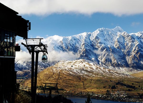 Cáp treo trên thành phố Queenstown ở New Zealand Cáp treo trên thành phố Queenstown ở New Zealand - Sputnik Việt Nam
