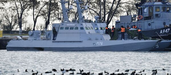 Hai tàu của Hải quân Ukraina Nikopol và Yana Kapa vi phạm biên giới Nga - Sputnik Việt Nam