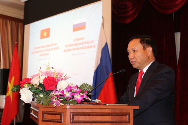 Ông Ngô Đức Mạnh, Đại sứ nước Cộng hòa xã hội chủ nghĩa Việt Nam tại Lễ trao tặng Huân chương Hữu nghị cho ba trường đại học Nga  - Sputnik Việt Nam