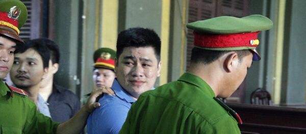 Nguyễn Tấn Tài mỉm cười khi lãnh án tử hình - Sputnik Việt Nam