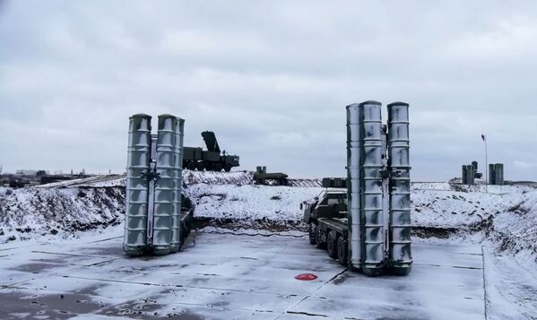 S-400 Triumph trực chiến đấu ở Crưm - Sputnik Việt Nam