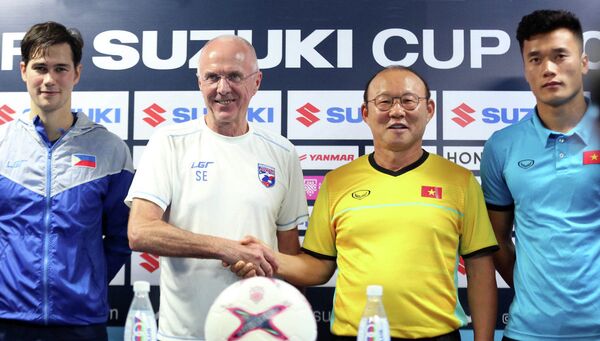 Sven Eriksson, Park Hang-seo, Bùi Tiến Dũng, Phil Younghusband - Sputnik Việt Nam