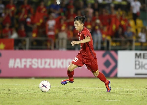 Phan Văn Đức nâng tỉ số cho Đội tuyển Việt Nam lên 2-1 vào đầu hiệp 2. - Sputnik Việt Nam