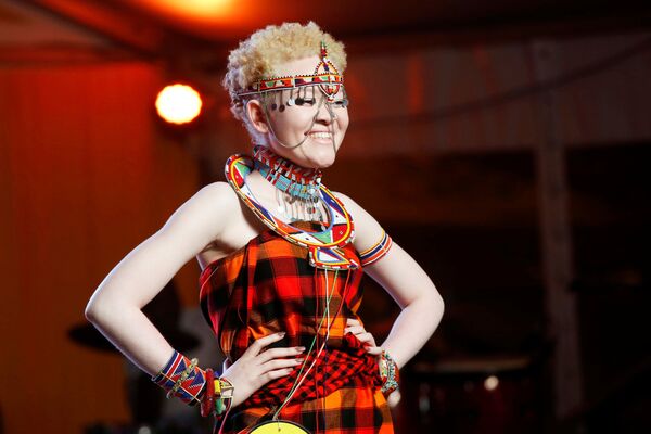 Cuộc thi sắc đẹp dành cho người bạch tạng “Mr. & Miss Albinism East Africa” ở Kenya - Sputnik Việt Nam