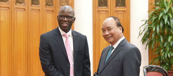 Thủ tướng Nguyễn Xuân Phúc tiếp ông Ousmane Dione, Giám đốc WB tại Việt Nam - Sputnik Việt Nam