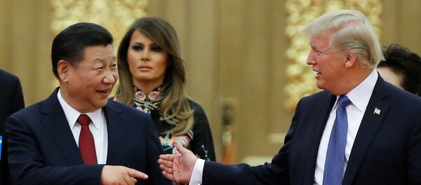 Председатель Китая Си Цзиньпин и президент США Дональд Трамп с женами на торжественном ужине в Пекине - Sputnik Việt Nam