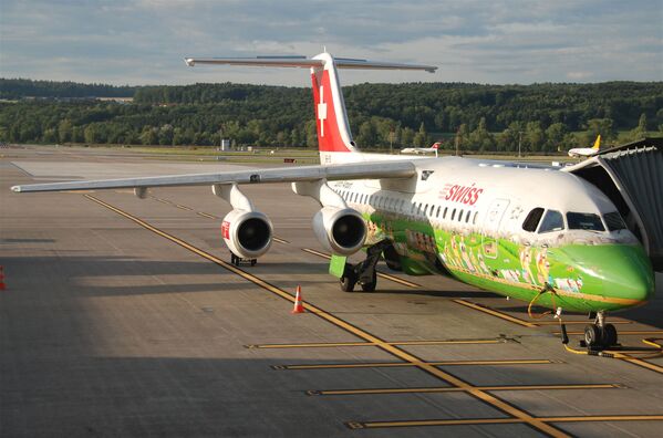 Máy bay Avro RJ100 của Swiss International Air Lines - Sputnik Việt Nam