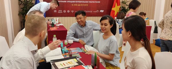 Các doanh nghiệp Việt Nam tìm hiểu sản phẩm Nga Các doanh nghiệp Việt Nam tìm hiểu sản phẩm Nga - Sputnik Việt Nam