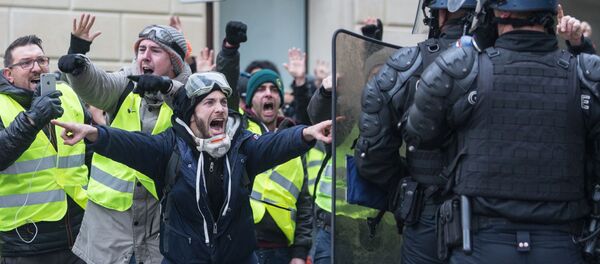 Акция протестов автомобилистов желтые жилеты в Париже  - Sputnik Việt Nam