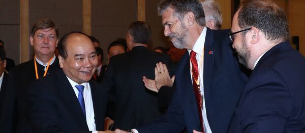 Thủ tướng Nguyễn Xuân Phúc với các đại biểu. - Sputnik Việt Nam