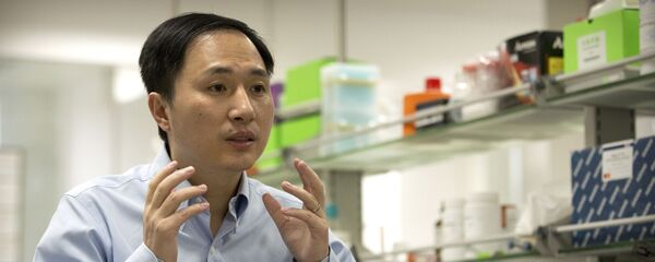 Ông Hạ Kiến Khuê - nhà khoa học Trung Quốc có tuyên bố chấn động về việc tạo ra hai em bé được chỉnh sửa gen đầu tiên trên thế giới - Sputnik Việt Nam