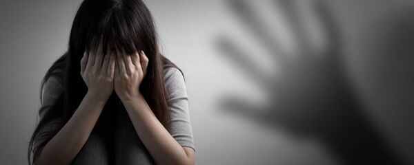 cô gái khóc - Sputnik Việt Nam