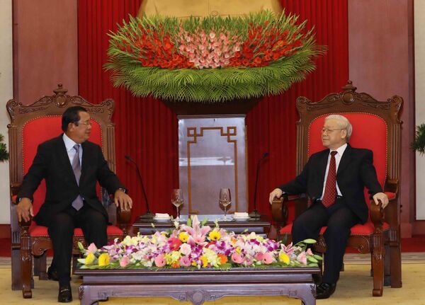 Chiều 7/12/2018, tại Văn phòng Trung ương Đảng, Tổng Bí thư, Chủ tịch nước Nguyễn Phú Trọng tiếp Thủ tướng Vương quốc Campuchia Samdech Hun Sen đang thăm chính thức Việt Nam.  - Sputnik Việt Nam