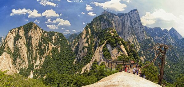 Quán trà trên núi Huashan, Trung Quốc. - Sputnik Việt Nam