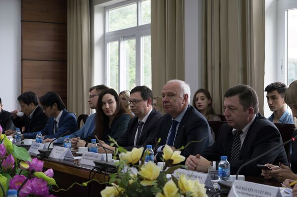 Khai trương Văn phòng đại diện của Trường Đại học Tổng hợp Liên bang Viễn Đông Khai trương Văn phòng đại diện của Trường Đại học Tổng hợp Liên bang Viễn Đông - Sputnik Việt Nam