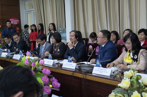 Khai trương Văn phòng đại diện của Trường Đại học Tổng hợp Liên bang Viễn Đông Khai trương Văn phòng đại diện của Trường Đại học Tổng hợp Liên bang Viễn Đông - Sputnik Việt Nam