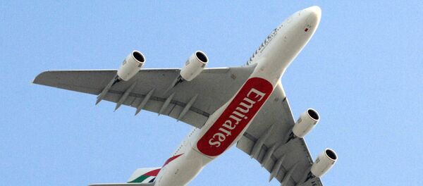 Самолет Airbus A380 авиакомпании Emirates. Архивное фото Самолет Airbus A380 авиакомпании Emirates. Архивное фото - Sputnik Việt Nam