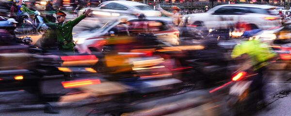 Giao thông trên đường phố Hà Nội, Việt Nam - Sputnik Việt Nam