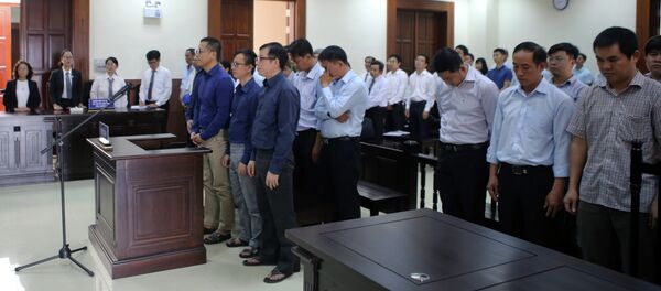 Các bị cáo tại phiên tòa ngày 12/12/2018 Các bị cáo tại phiên tòa ngày 12/12/2018 - Sputnik Việt Nam