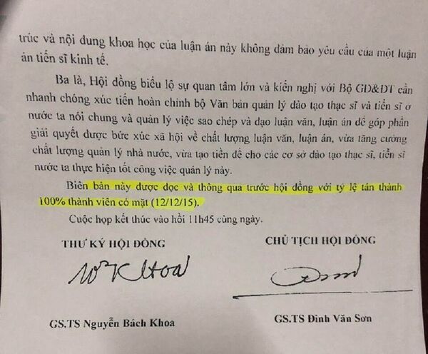 Giáo sư Đinh Văn Tiến cho biết kết thúc buổi làm việc ngày 08/12/2016 của Hội đồng chức danh Giáo sư ngành kinh tế không có biên bản này, đến khi luật sư đưa ra ông mới biết. Điều này khiến cho Giáo sư Đinh Văn Tiến - thành viên tham gia buổi họp rất bức xúc. Vậy ai đã tự ý lập và ký biên bản này? - Sputnik Việt Nam