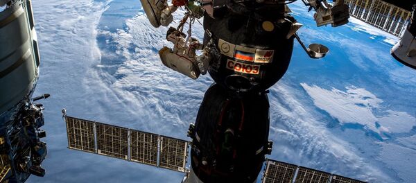 Hai phi hành gia của Roscosmos Oleg Kononenko và Sergey Prokopyev bước vào không gian vũ trụ ngày 11 tháng 12 năm 2018 - Sputnik Việt Nam