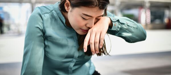 cô gái khóc - Sputnik Việt Nam