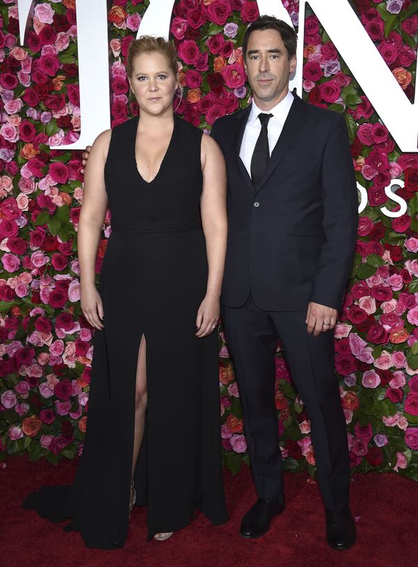 Nữ diễn viên hài Mỹ Amy Schumer và đầu bếp Chris Fischer đã tổ chức một đám cưới bí mật ở Malibu - Sputnik Việt Nam