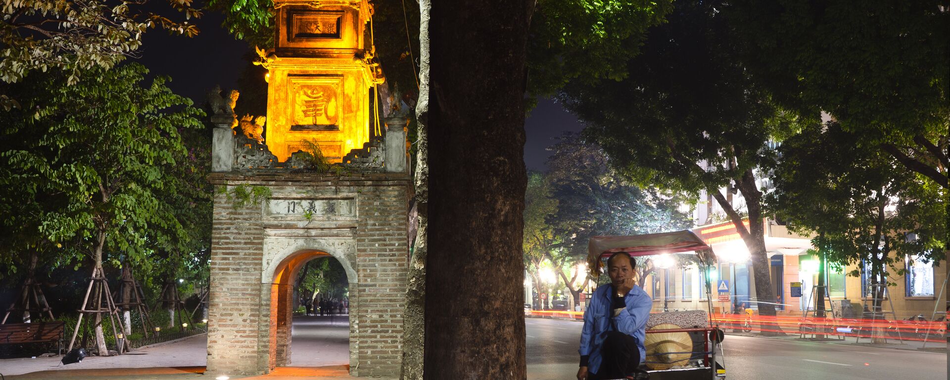 Hồ Hoàn Kiếm ban đêm - Sputnik Việt Nam, 1920, 24.03.2025