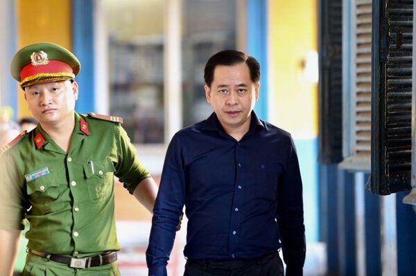 Bị cáo Phan Văn Anh Vũ sáng nay 20-12. Bị cáo Phan Văn Anh Vũ sáng nay 20-12. - Sputnik Việt Nam
