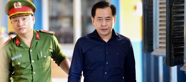 Bị cáo Phan Văn Anh Vũ sáng nay 20-12. Bị cáo Phan Văn Anh Vũ sáng nay 20-12. - Sputnik Việt Nam