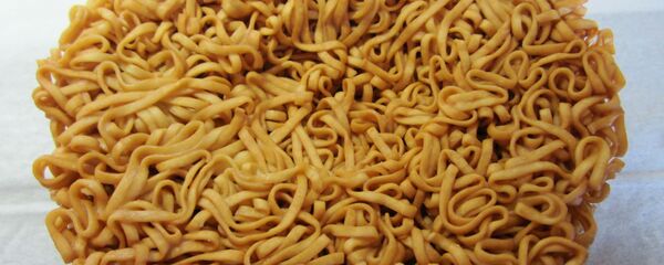 Chuyên gia: Những điều tồi tệ xảy ra khi bạn ăn mì tôm liên tục - Sputnik Việt Nam