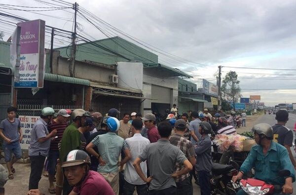 Vụ việc khiến người dân tò mò tập trung theo dõi. - Sputnik Việt Nam