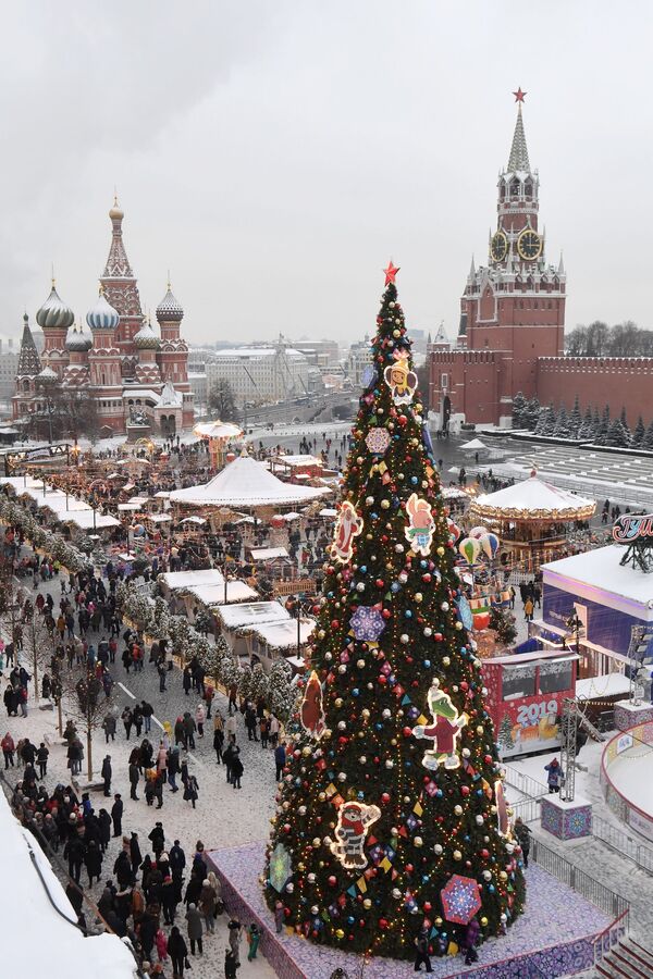 Cây thông Noel trên Quảng trường Đỏ ở Matxcơva  - Sputnik Việt Nam