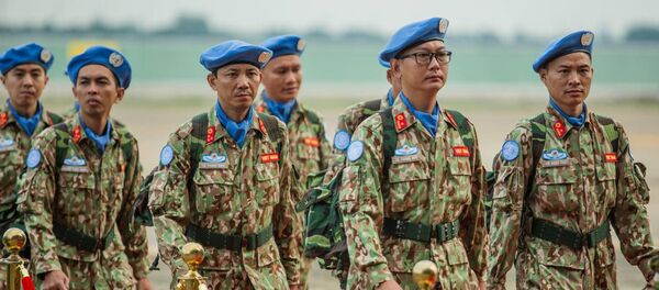 Thành viên bệnh viện dã chiến cấp 2 số 1 của Việt Nam trong ngày lên đường sang làm nhiệm vụ tại phái bộ Liên Hợp Quốc tại Nam Sudan. - Sputnik Việt Nam